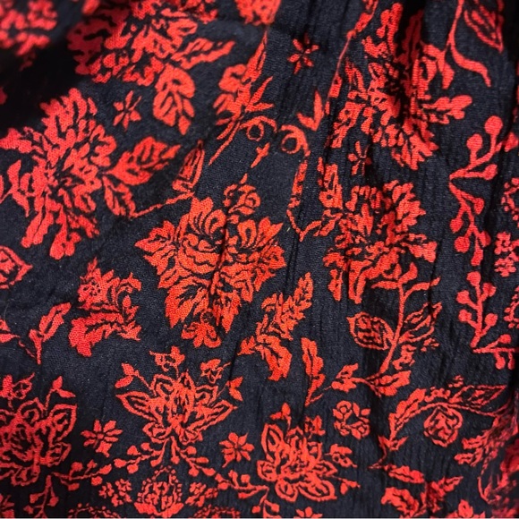 Torrid | Lace-Up Babydoll Tunic Top - Crinkle Gauze Floral Red/Navy 3X - Picture 3 of 9